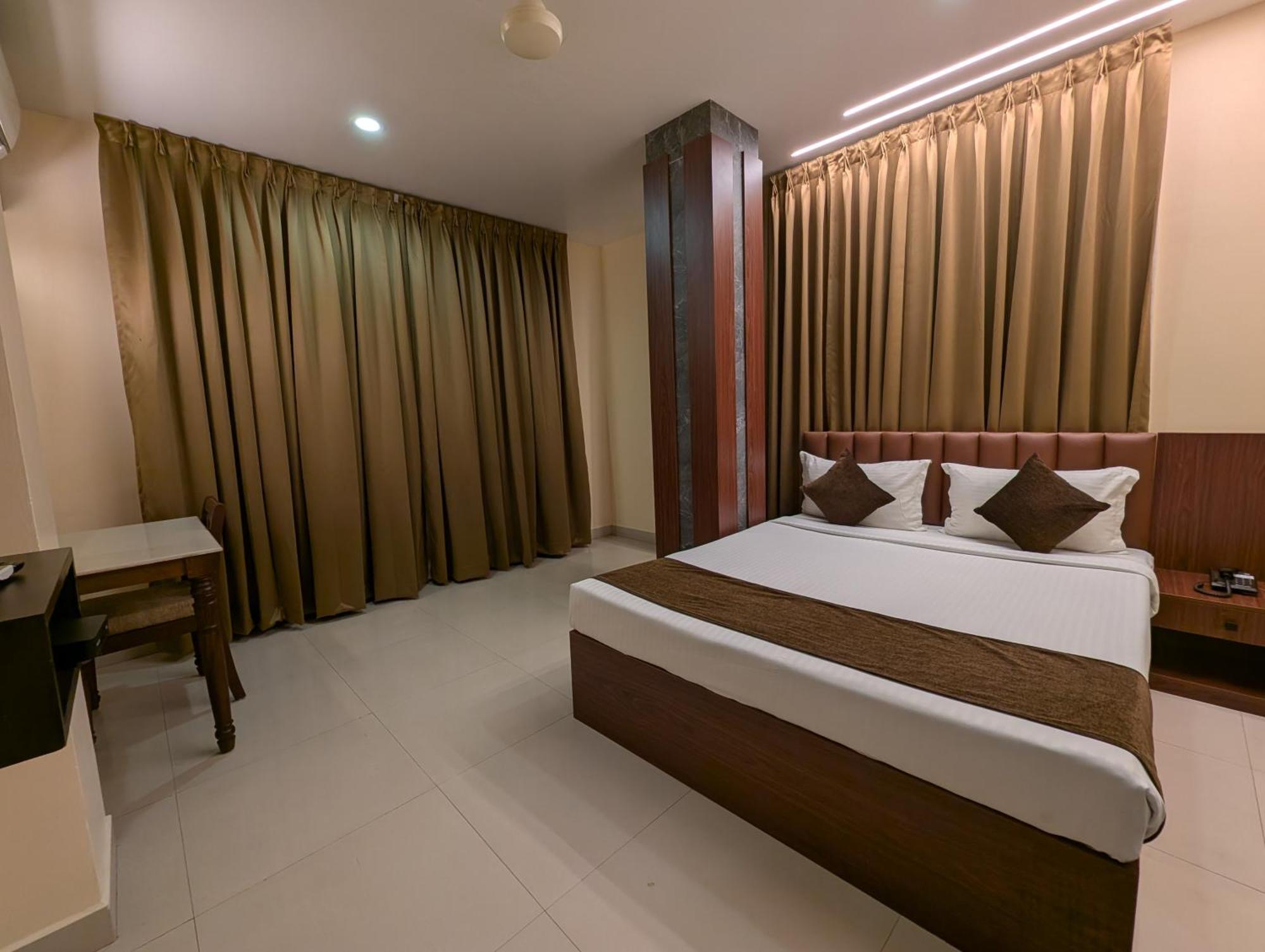 Arcadia Hotel Kottayam